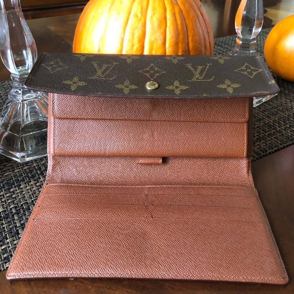 Auth LV Portefeuille Tresor International Wallet